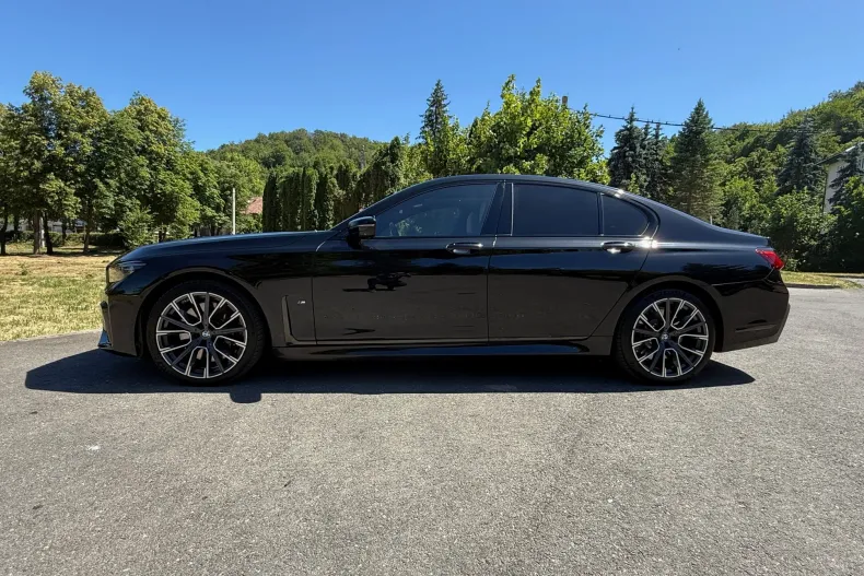 BMW Seria 7 din 2021 cu 111.309 km - oferta BMW123180 - foto 4