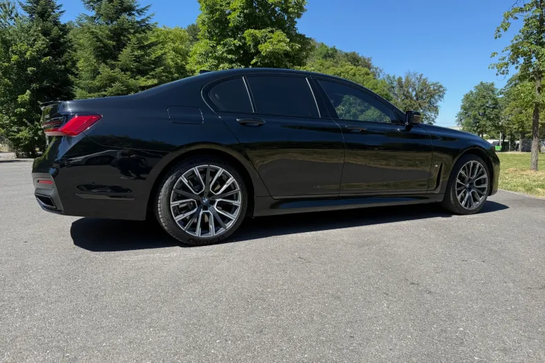 BMW Seria 7 din 2021 cu 111.309 km - oferta BMW123180 - foto 11