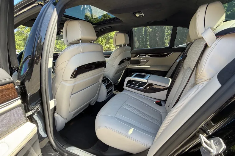 BMW Seria 7 din 2021 cu 111.309 km - oferta BMW123180 - foto 22