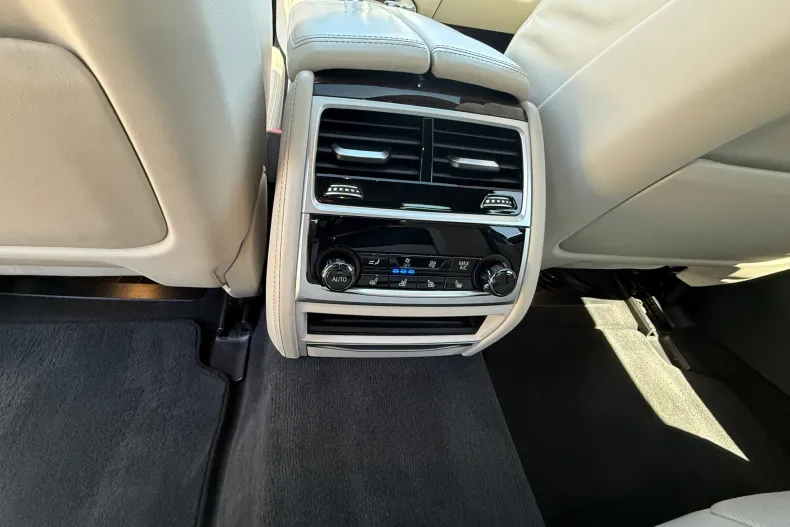 BMW Seria 7 din 2021 cu 111.309 km - oferta BMW123180 - foto 23