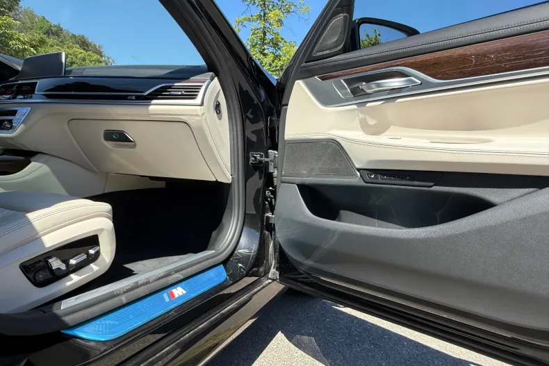 BMW Seria 7 din 2021 cu 111.309 km - oferta BMW123180 - foto 26