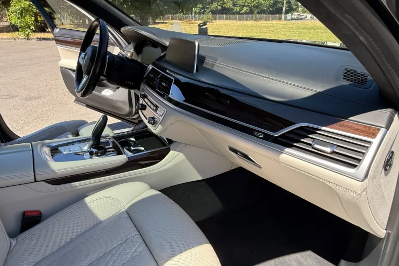 BMW Seria 7 din 2021 cu 111.309 km - oferta BMW123180 - foto 28