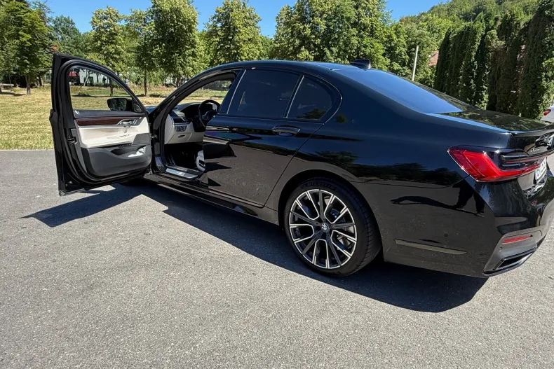 BMW Seria 7 din 2021 cu 111.309 km - oferta BMW123180 - foto 33