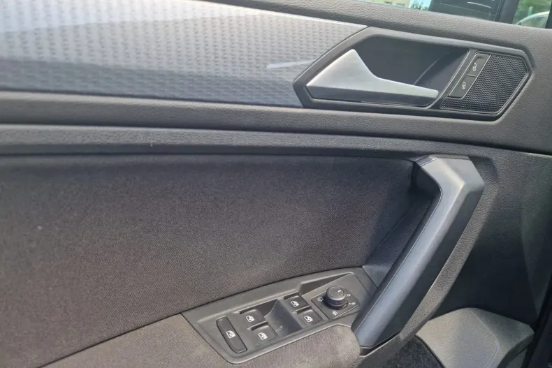 Volkswagen Tiguan din 2020 cu 131.845 km - oferta VOL123187 - foto 25