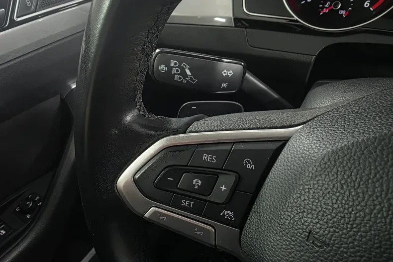 Volkswagen Passat din 2020 cu 63.222 km - oferta VOL123189 - foto 4