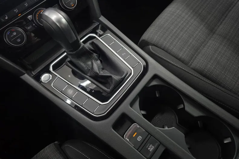 Volkswagen Passat din 2020 cu 63.222 km - oferta VOL123189 - foto 11