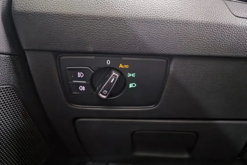 Volkswagen Passat din 2020 cu 63.222 km - oferta VOL123189 - foto 13