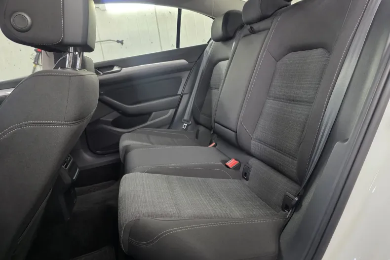 Volkswagen Passat din 2020 cu 63.222 km - oferta VOL123189 - foto 15