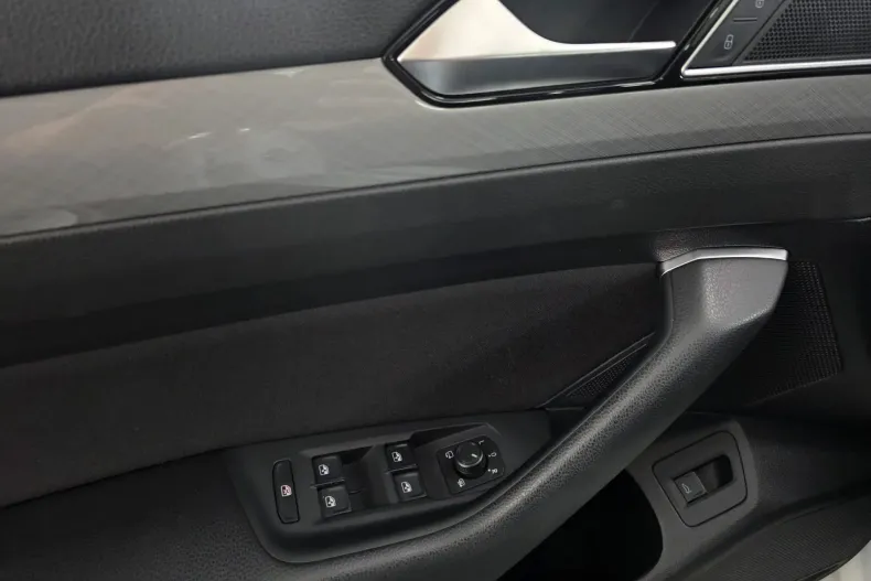 Volkswagen Passat din 2020 cu 63.222 km - oferta VOL123189 - foto 25