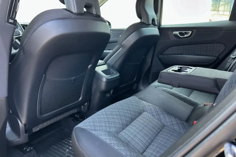 Volvo XC60 din 2022 cu 48.100 km - oferta VOL123201 - foto 19