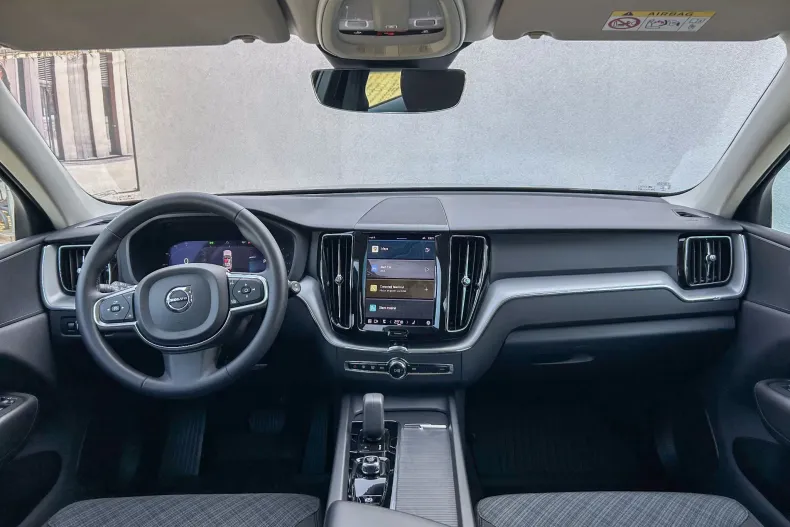 Volvo XC60 din 2022 cu 48.100 km - oferta VOL123201 - foto 21