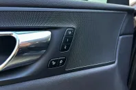 Volvo XC60 din 2022 cu 48.100 km - oferta VOL123201 - foto 24