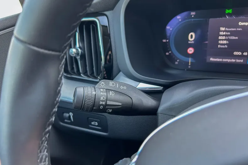 Volvo XC60 din 2022 cu 48.100 km - oferta VOL123201 - foto 28