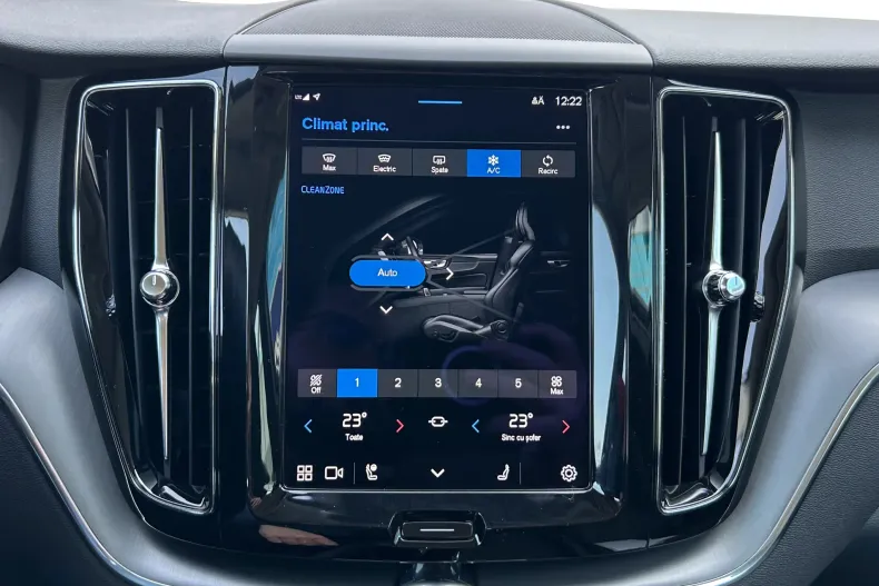 Volvo XC60 din 2022 cu 48.100 km - oferta VOL123201 - foto 33