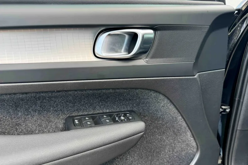 Volvo XC40 din 2022 cu 40.000 km - oferta VOL123202 - foto 19