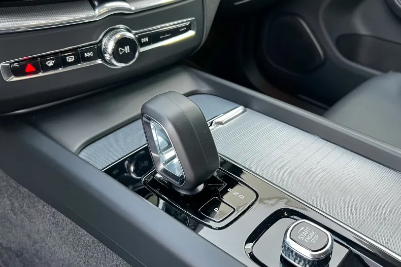 Volvo XC60 din 2023 cu 18.900 km - oferta VOL123203 - foto 20