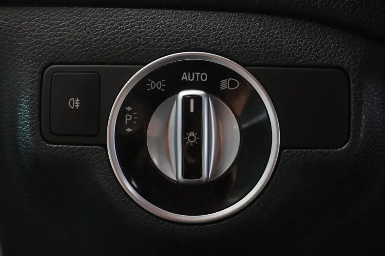 Mercedes-Benz GLA din 2019 cu 164.600 km - oferta MER123219 - foto 24