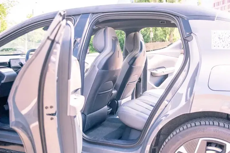 Lynk&Co 02 din 2024 cu 5.165 km - oferta LYN123220 - foto 13