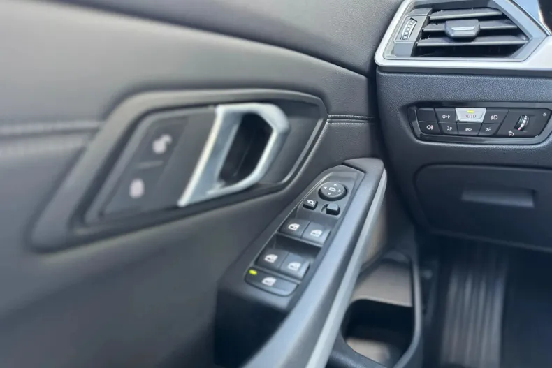 BMW Seria 3 din 2021 cu 53.244 km - oferta BMW123282 - foto 8