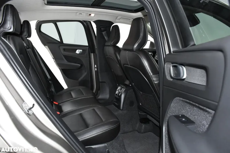 Volvo XC40 din 2021 cu 163.000 km - oferta VOL123356 - foto 8