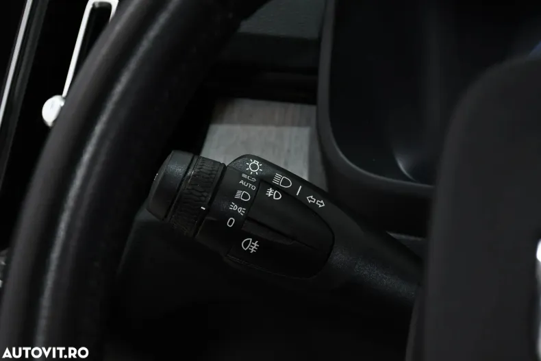 Volvo XC40 din 2021 cu 163.000 km - oferta VOL123356 - foto 19