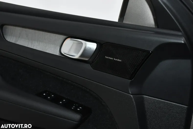 Volvo XC40 din 2021 cu 163.000 km - oferta VOL123356 - foto 28