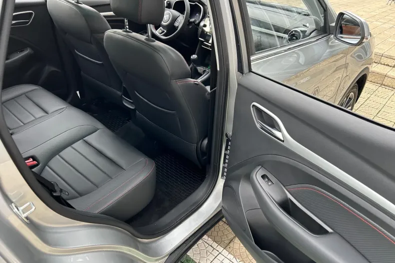 MG ZS din 2024 cu 2.000 km - oferta MG0123360 - foto 9