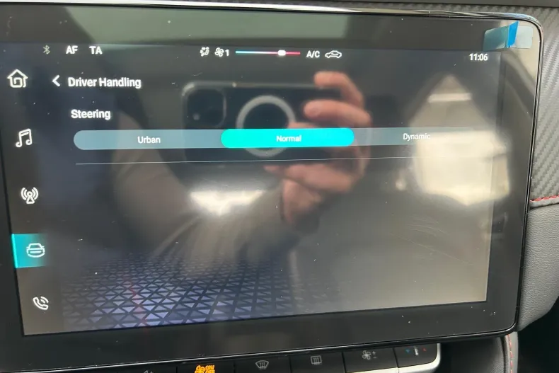 MG ZS din 2024 cu 2.000 km - oferta MG0123360 - foto 31