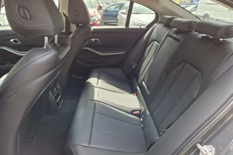 BMW Seria 3 din 2024 cu 65 km - oferta BMW123369 - foto 27