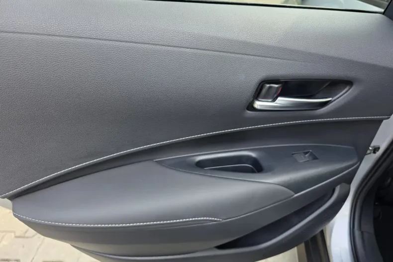 Toyota Corolla din 2020 cu 66.888 km - oferta TOY123380 - foto 20