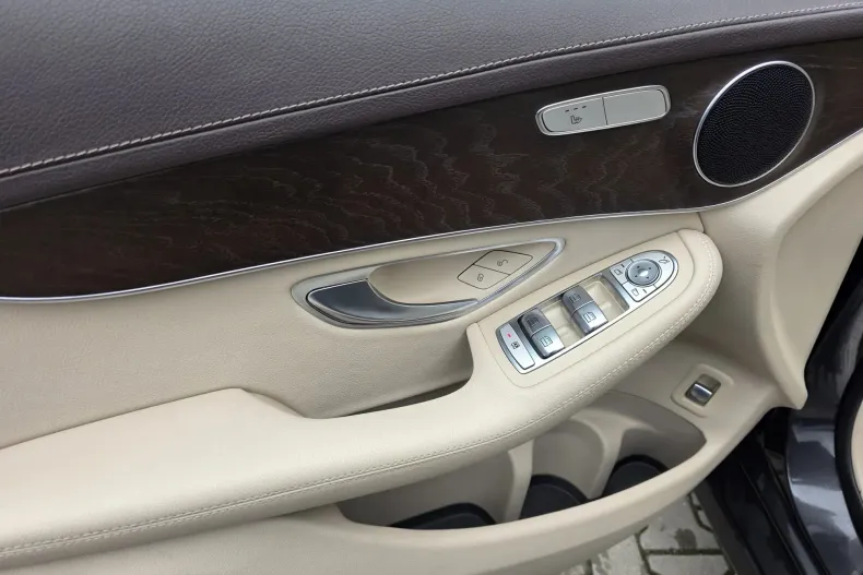 Mercedes-Benz GLC din 2020 cu 42.145 km - oferta MER123383 - foto 10