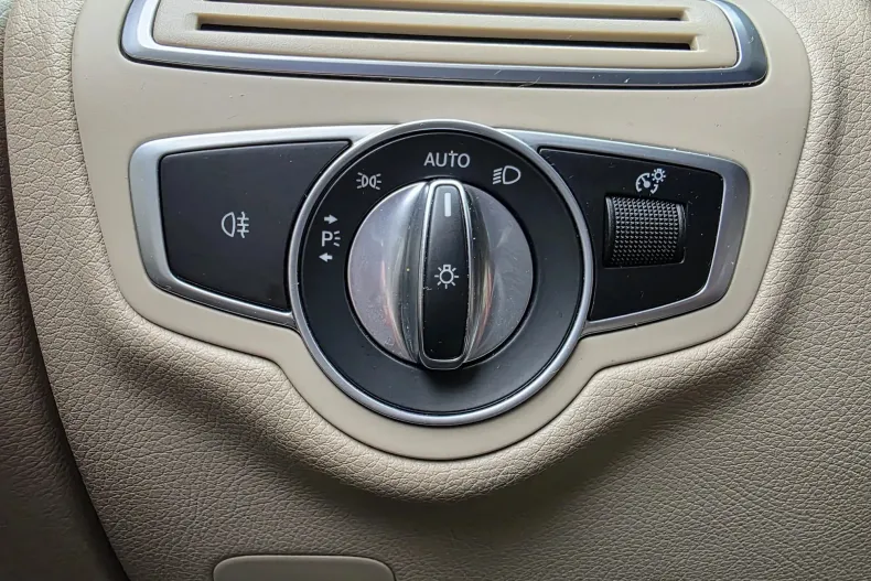 Mercedes-Benz GLC din 2020 cu 42.145 km - oferta MER123383 - foto 23