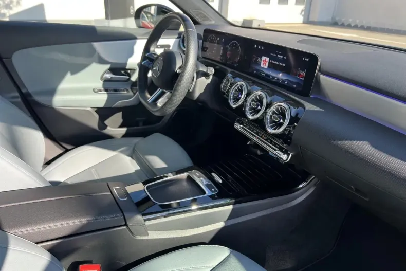 Mercedes-Benz A din 2024 cu 20.724 km - oferta MER123395 - foto 13