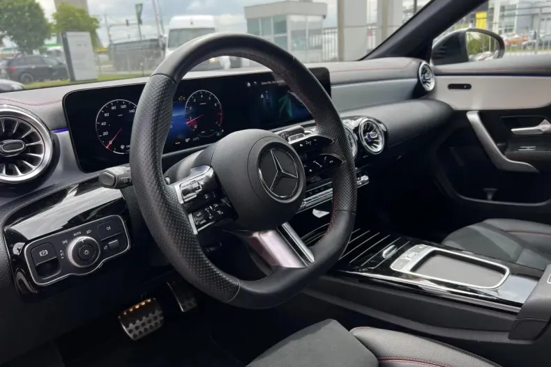 Mercedes-Benz CLA din 2023 cu 18.856 km - oferta MER123411 - foto 10