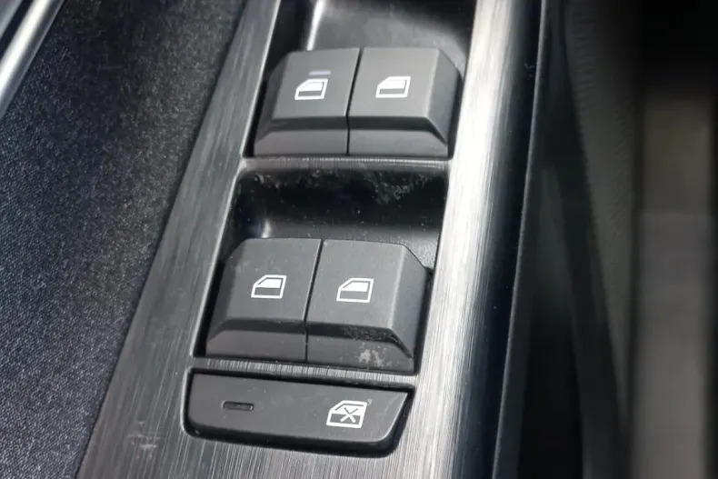 MG ZS HEV din 2024 cu 1 km - oferta MG0123439 - foto 24