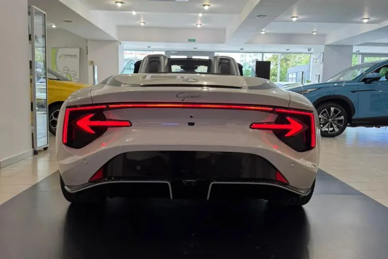 MG Cyberster din 2025 cu 1 km - oferta MG0123449 - foto 4