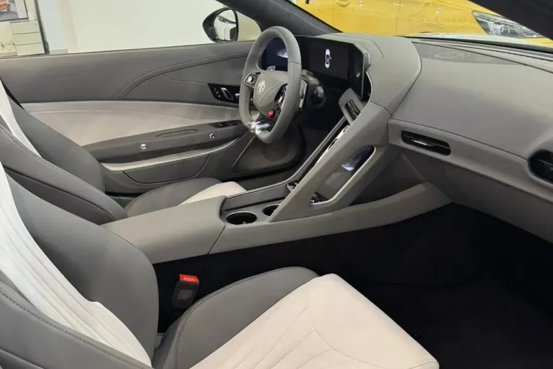 MG Cyberster din 2025 cu 1 km - oferta MG0123449 - foto 6