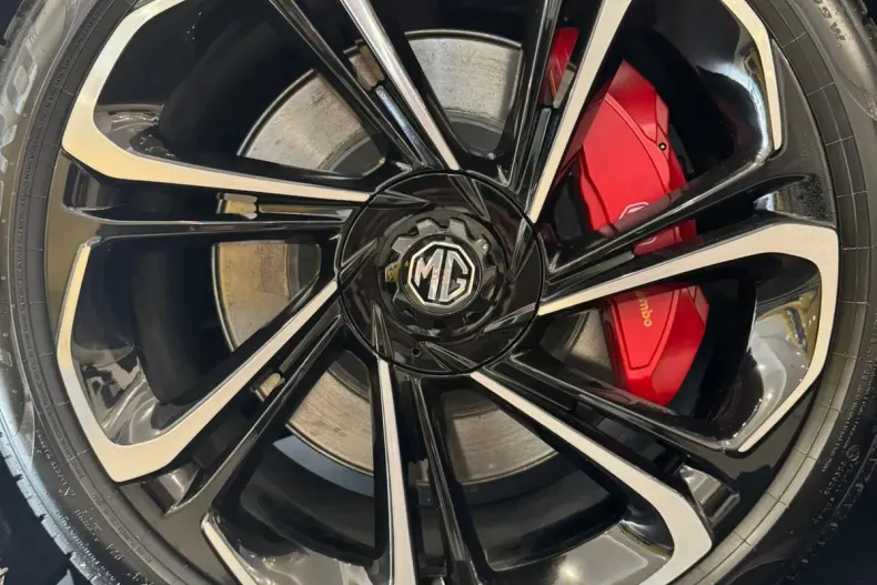 MG Cyberster din 2025 cu 1 km - oferta MG0123449 - foto 15