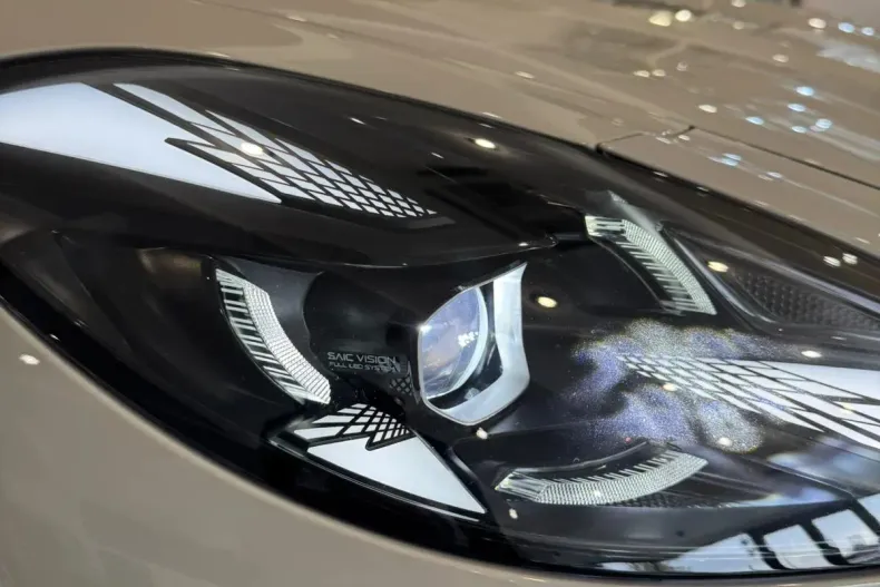 MG Cyberster din 2025 cu 1 km - oferta MG0123449 - foto 16