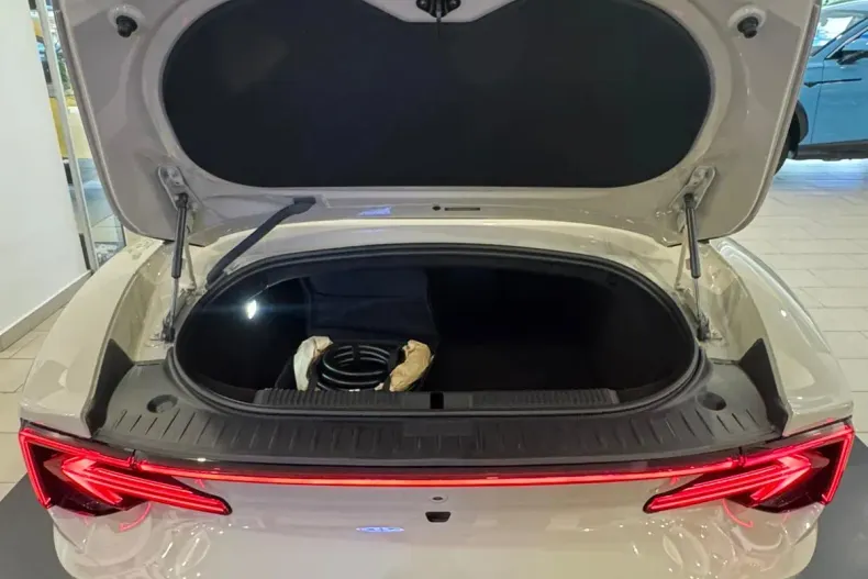 MG Cyberster din 2025 cu 1 km - oferta MG0123449 - foto 20