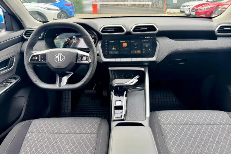 MG ZS HEV din 2025 cu 2 km - oferta MG0123450 - foto 9