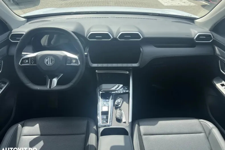 MG ZS HEV din 2025 cu 2 km - oferta MG0123451 - foto 10