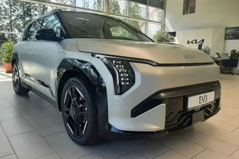Kia EV3 din 2024 cu 1 km - oferta KIA123458 - foto 1