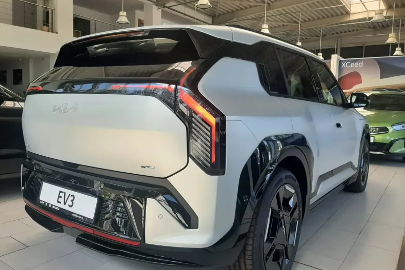 Kia EV3 din 2024 cu 1 km - oferta KIA123458 - foto 5