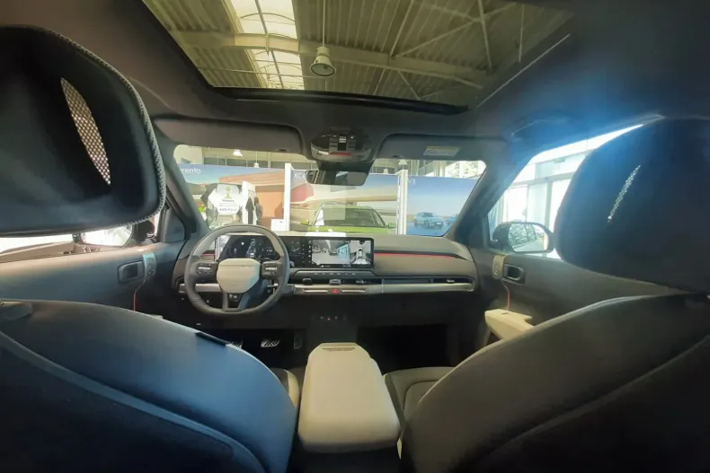 Kia EV3 din 2024 cu 1 km - oferta KIA123458 - foto 17