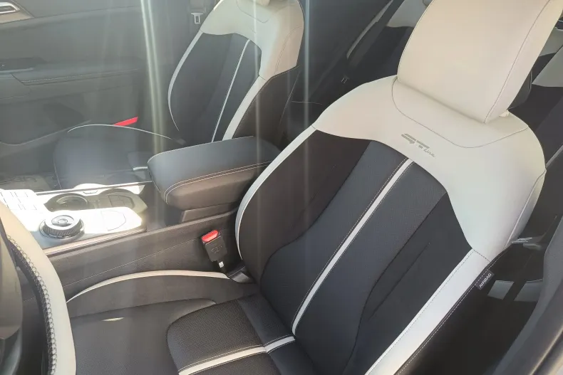 Kia Sportage din 2025 cu 9 km - oferta KIA123462 - foto 9