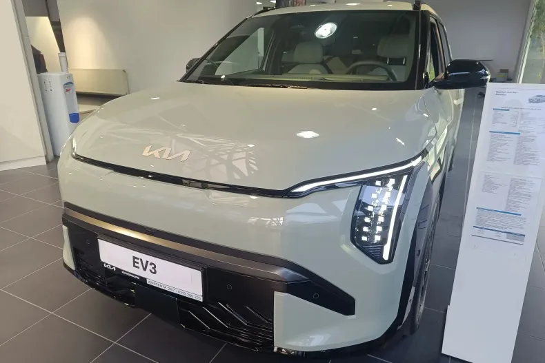 Kia EV3 din 2024 cu 1 km - oferta KIA123470 - foto 6