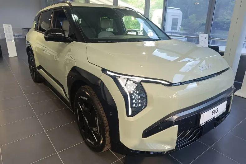 Kia EV3 din 2024 cu 1 km - oferta KIA123470 - foto 8