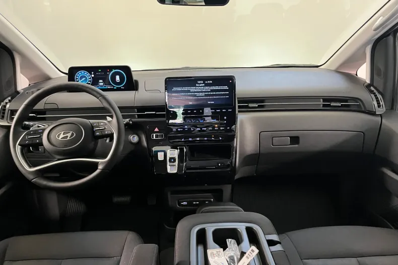 Hyundai STARIA din 2025 cu 8 km - oferta HYU123490 - foto 9