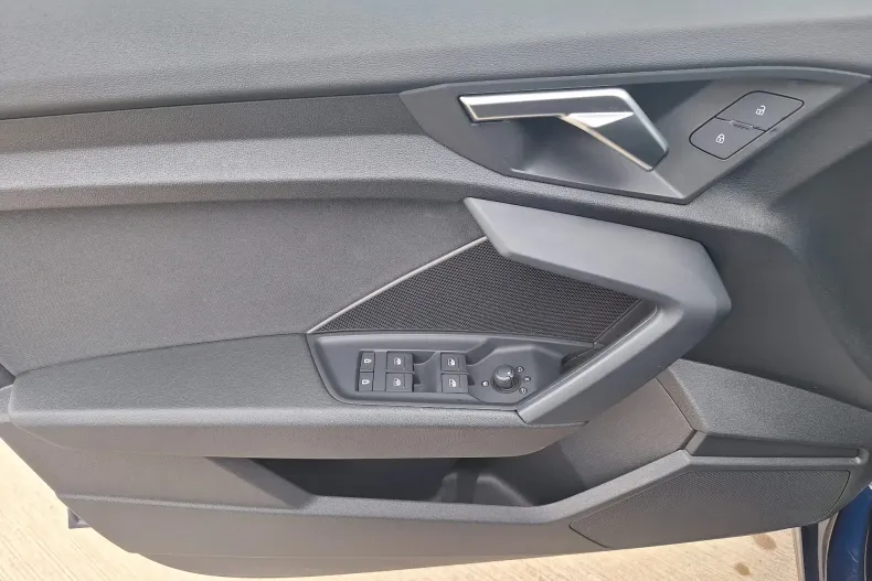 Audi A3 din 2024 cu 9.812 km - oferta AUD123508 - foto 6